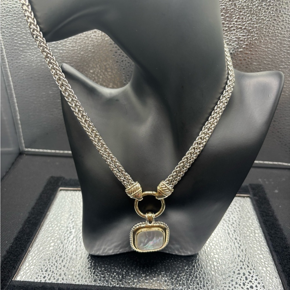 Elegant Silver and Gold Pendant Necklace